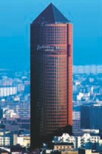 Situé à Lyon, le Radisson Blu est l'hôtel le plus haut d'Europe.