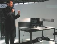 Serge Gaichies, directeur marketing de Samas France, lors de la présentation du bureau NEO 1.0 au salon Siseg.