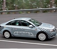 Opel joue la différence avec l'Ampera, qui sera fabriqué en série dès 2011. Contrairement à la concurrence, ce véhicule tout électrique intégrera le segment des berlines familiales.