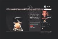 Le site «Full Flash» dédié au parfum Hypnôse se distingue par la pureté de son graphisme et sa qualité visuelle.