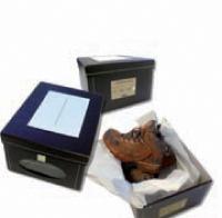 Ce mailing assorti d'une paire de chaussures de randonnée et vantant les mérites du nouveau 4X4 Jeep a été adressé au réseau ainsi qu'aux prospects de la marque.