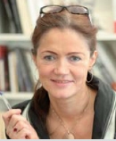 JEANNE BORDEAU est fondatrice et directrice de l'Institut de la qualité de l'expression, bureau de style en langage, et de Press'Publica, agence de communication d'influence. Jeanne Bordeau enseigne à l'université Paris V et en Italie, à l'école Holden et à l'Ecole nationale supérieure de la création industrielle (ENSCI). Cette conférencière est aussi l'auteur de cinq livres publiés aux éditions d'Organisation.