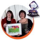 Céline Baumann (La Poste Courrier) a remis le trophée à Thuy-An Nguyen (Croix-Rouge Française).