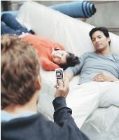 L'usage du portable pour prendre des photos ou des vidéos se démocratise.