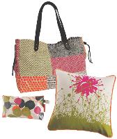 La chaîne Arte commercialise 15 articles en A textile, du Il sac de ville à la trousse de toilette.
