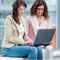Même si elles n'ont pas toutes les mêmes attentes, 56 % des Françaises utilisent Internet de manière assidue.