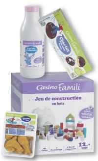 En linéaire, Casino Famili arbore trois couleurs, selon la cible: violet pour les bébés, vert pour les enfants et rouge pour toute la famille.