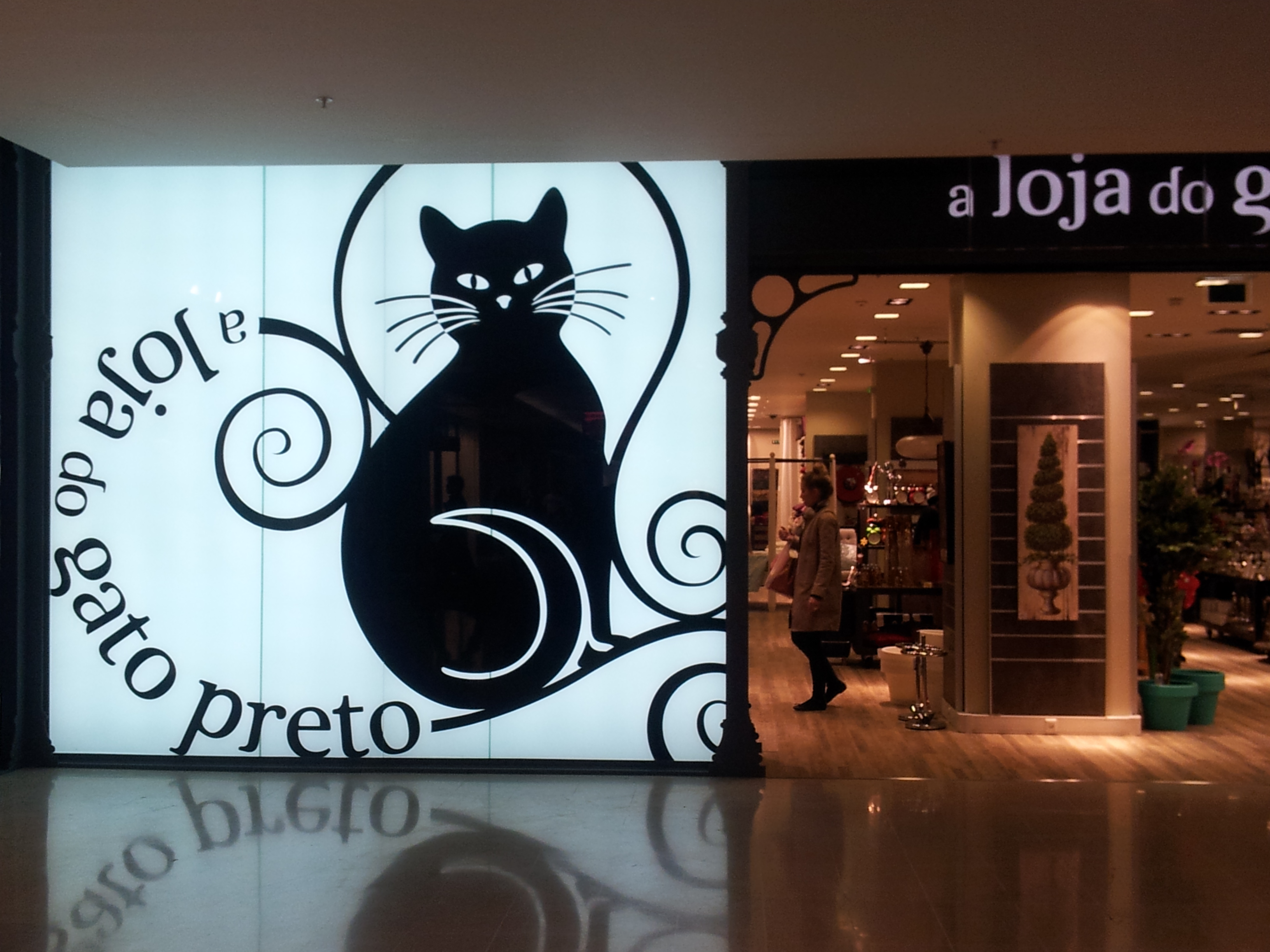 Loja Do Gato Preto La Boutique Du Chat Noir Arrive En France