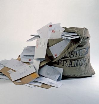 Massification du courrier: plusieurs mairies réduisent leurs frais d'affranchissement avec Jetimbremoinscher.com