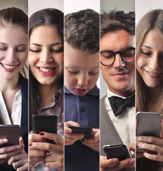 Communication web sur mobile : les CSP+ adeptes de l'e-mail quand les 15-24 ans privilégient les messageries instantanées