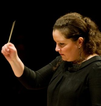 4 méthodes de la cheffe d'orchestre Zahia Ziouani pour diriger son entreprise à la baguette
