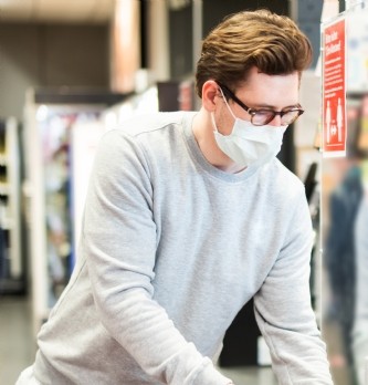 Retail : comment le confinement accélère la transformation des vendeurs en conseillers ?