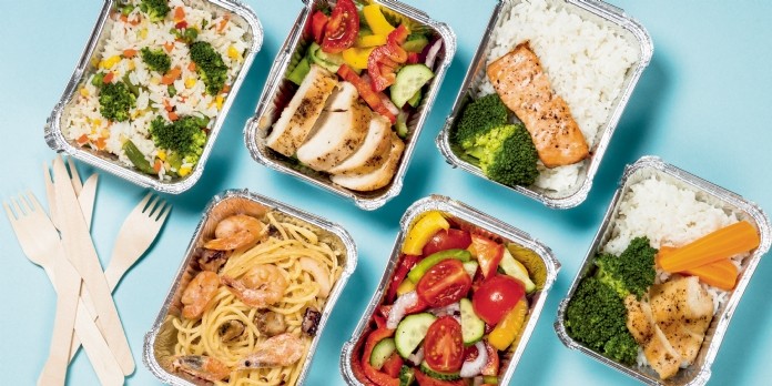 Gaspillage et suremballage : le Gouvernement signe un engagement avec les acteurs de la livraison de repas