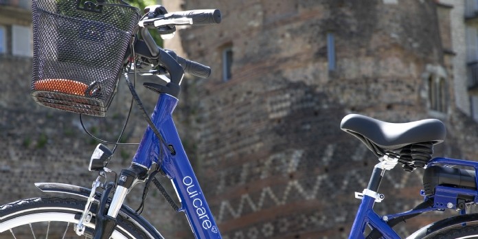 Le groupe Oui Care roule à vélo