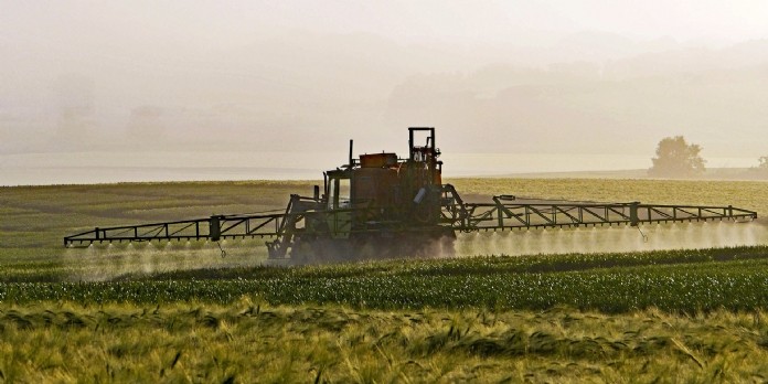Solagro propose deux outils pour diminuer l'utilisation des pesticides