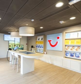 TUI présente ses agences de voyage nouvelle génération